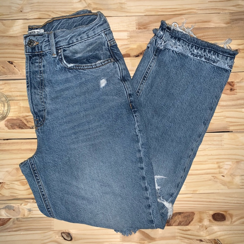 FOREVER21• size 27• bell bottom ripped jeans